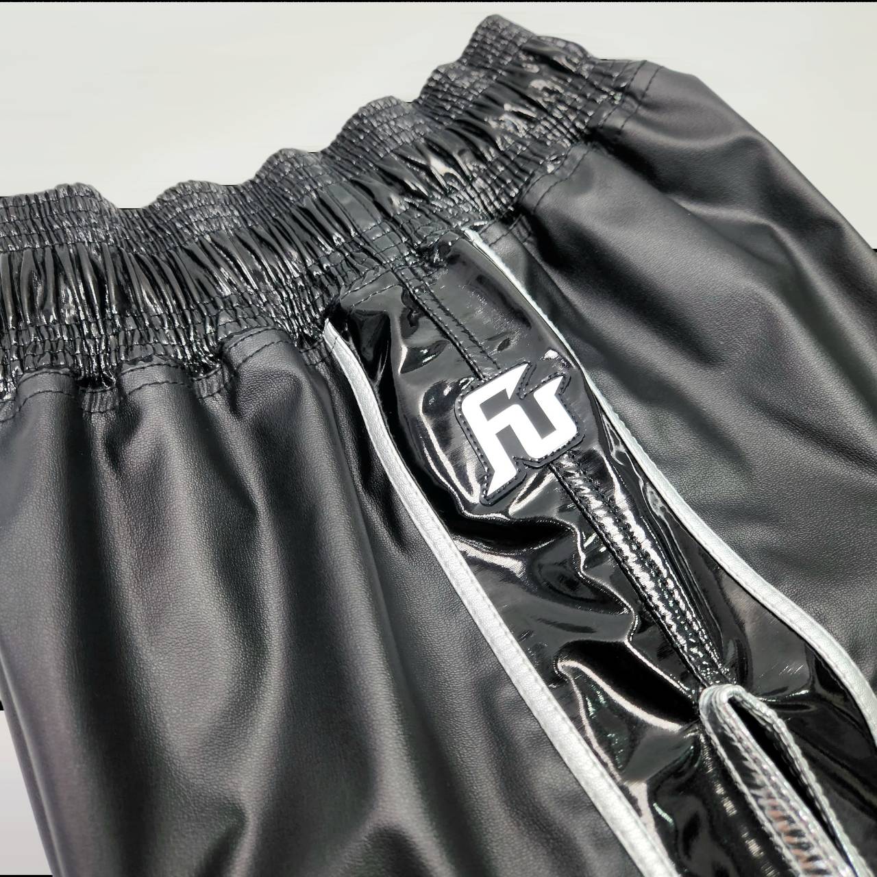 TK6 MODEL キックボクシングショーツ(ミドル丈) -